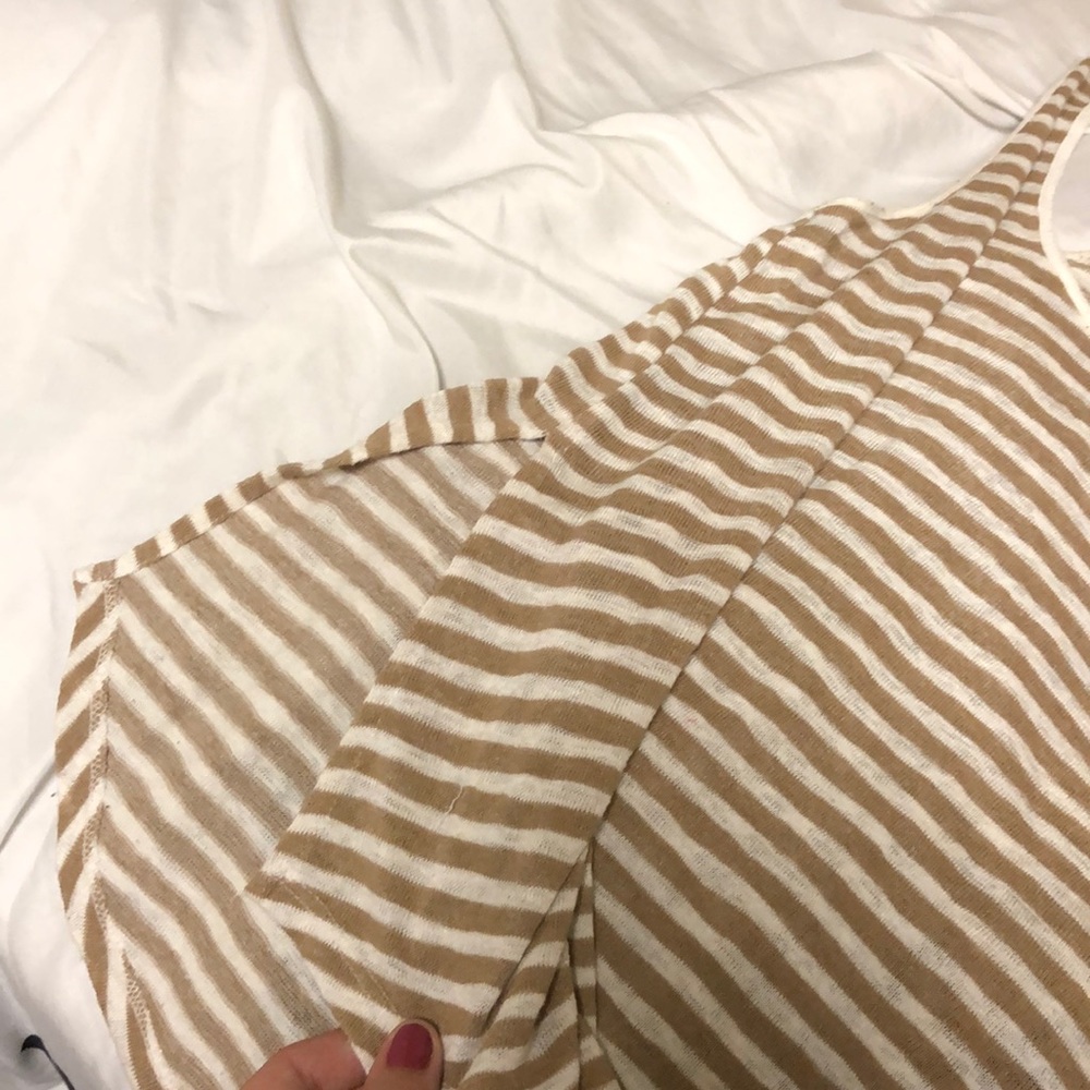 Simple tank top - Picture 2 of 2